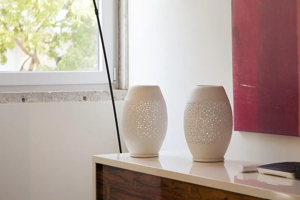 Joivy Stunning 3Br Apt With Balcony, Nearby Saldanha Subway & Ist Apartment Lisbon 0*,  Portugal