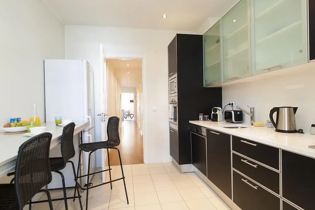 Joivy Stunning 3Br Apt With Balcony, Nearby Saldanha Subway & Ist Apartment Lisbon
